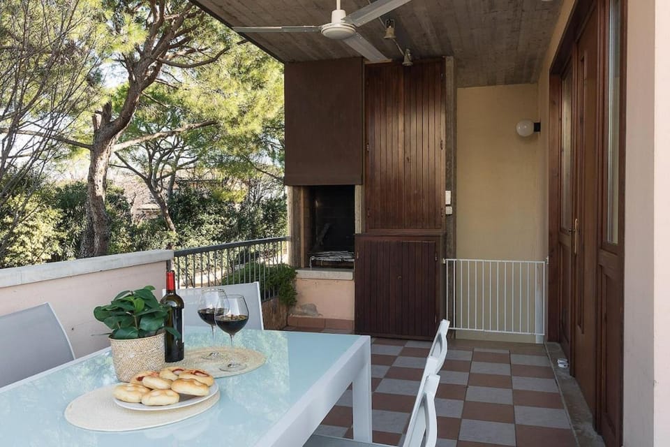 Attic view pool and garage Apartment in Desenzano del Garda