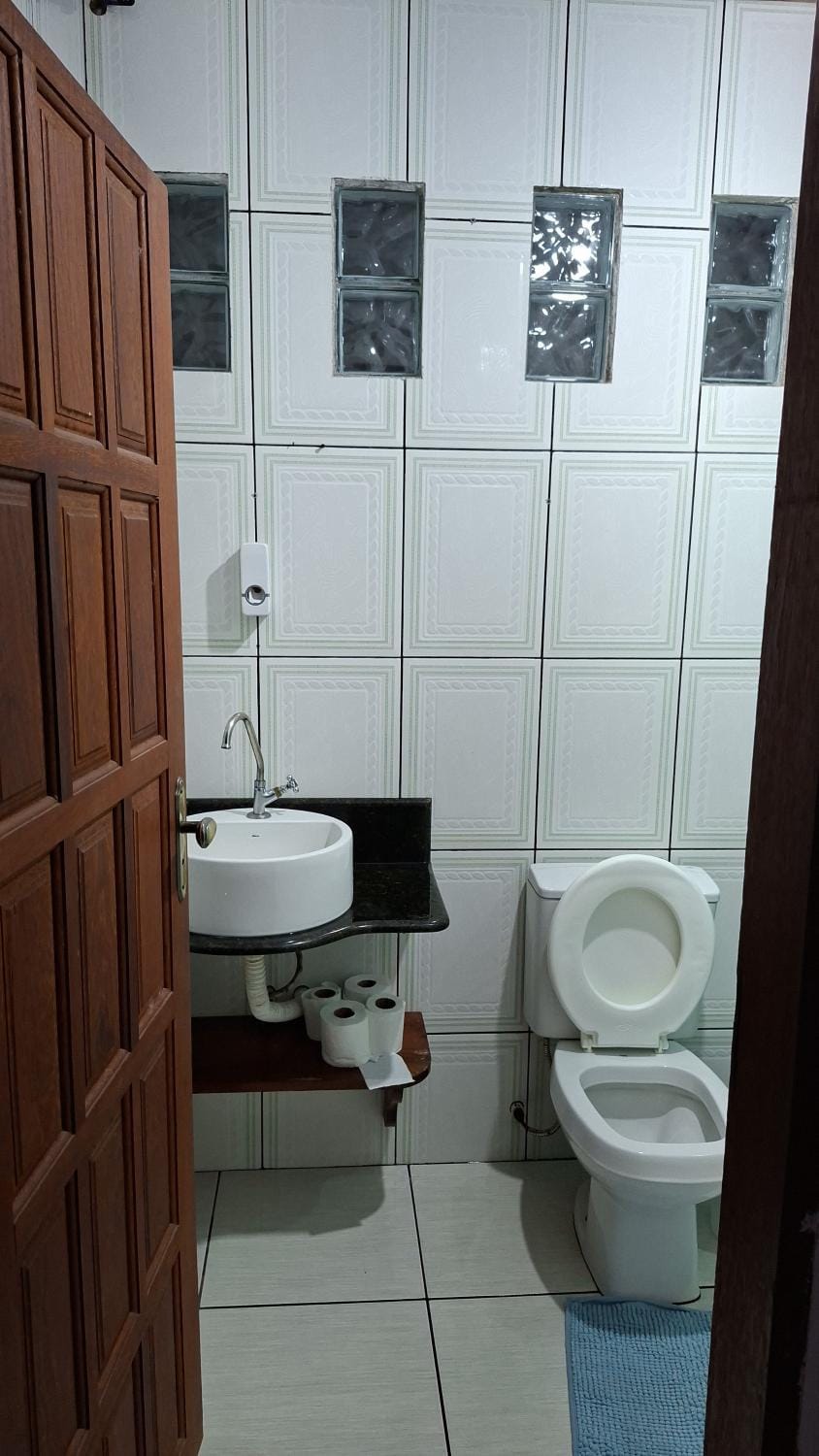 CASA DE HOSPEDAGEM FLORES PARATY 700 METROS DO CENTRO COM CAFÉ da MANHÃ House in Paraty