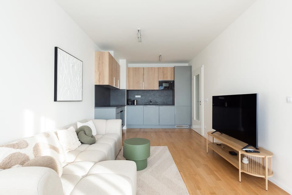Communal lounge/ TV room, TV and multimedia, Kitchen or kitchenette, Living room, Seating area, Evening entertainment