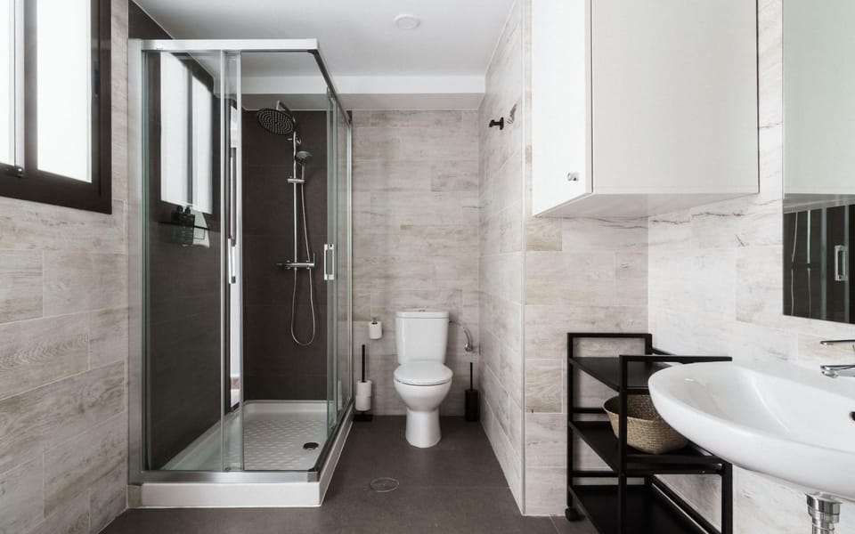 Shower, Toilet, Bathroom