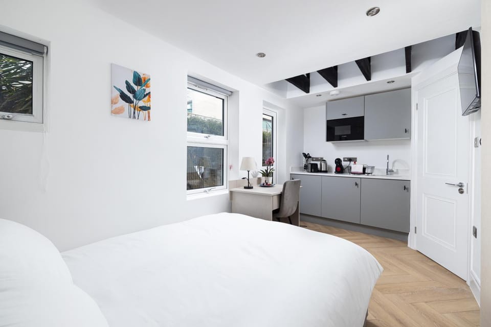 Charmstay Kensington Olympia Apartment in City of Westminster