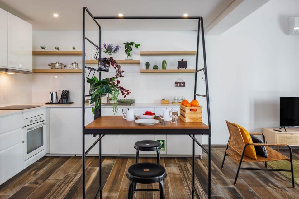 Kitchen or kitchenette, Breakfast, kitchen