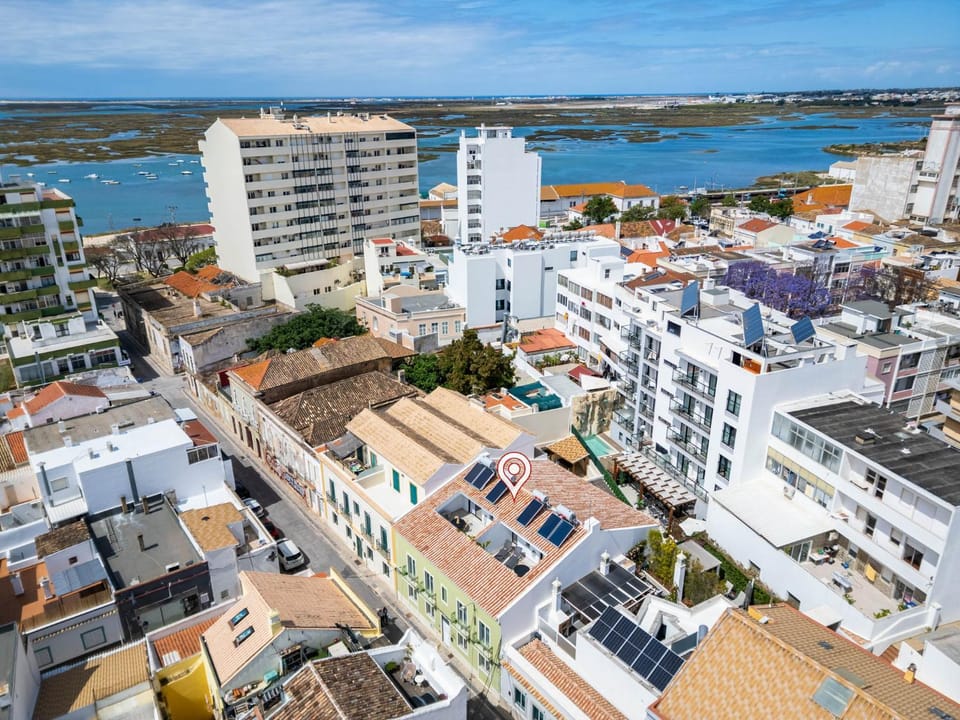 Property building, Bird's eye view, Location