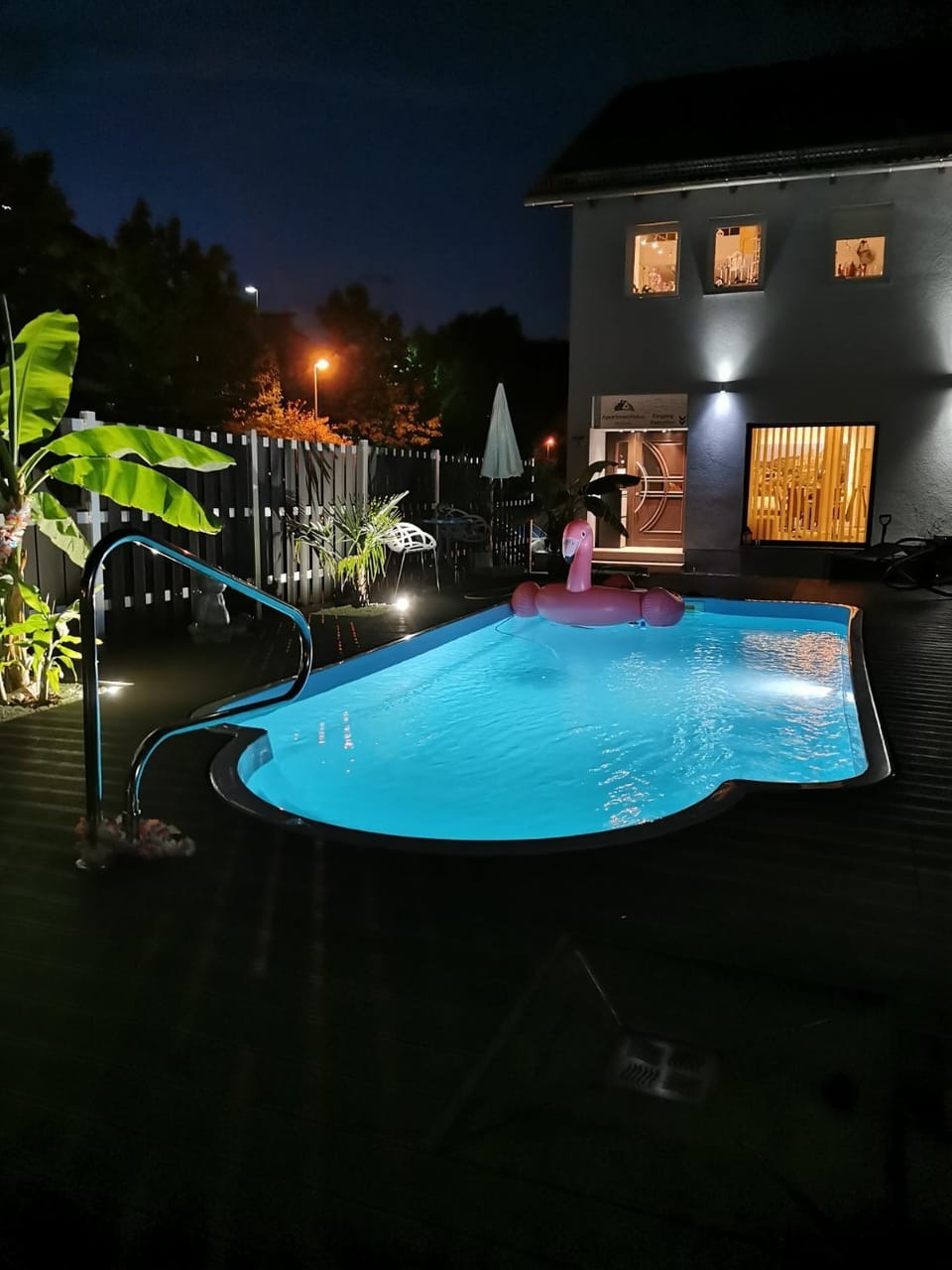 Swimming pool