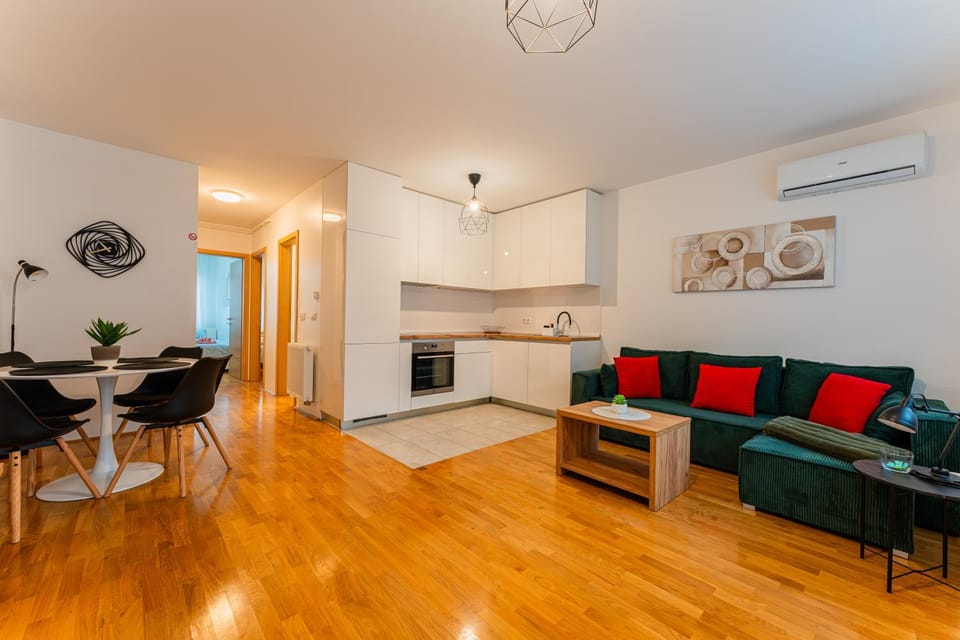 Kitchen or kitchenette, Living room, Seating area, Dining area, stove, air conditioner