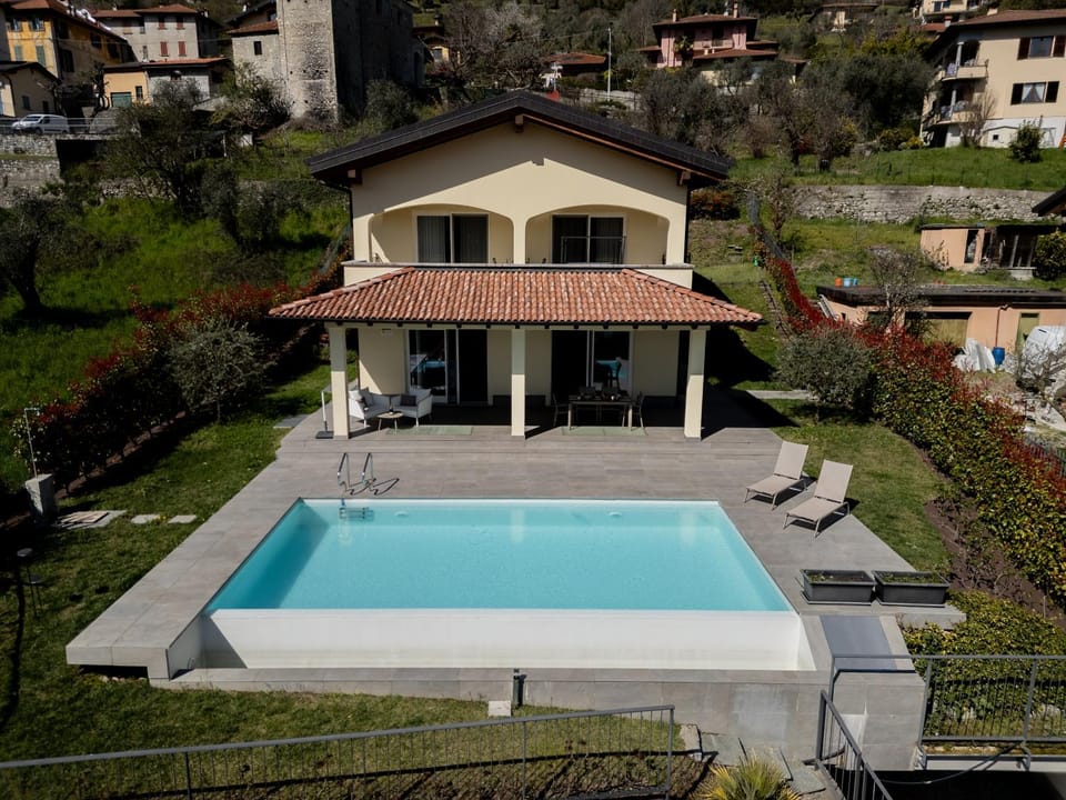 Property building, Swimming pool