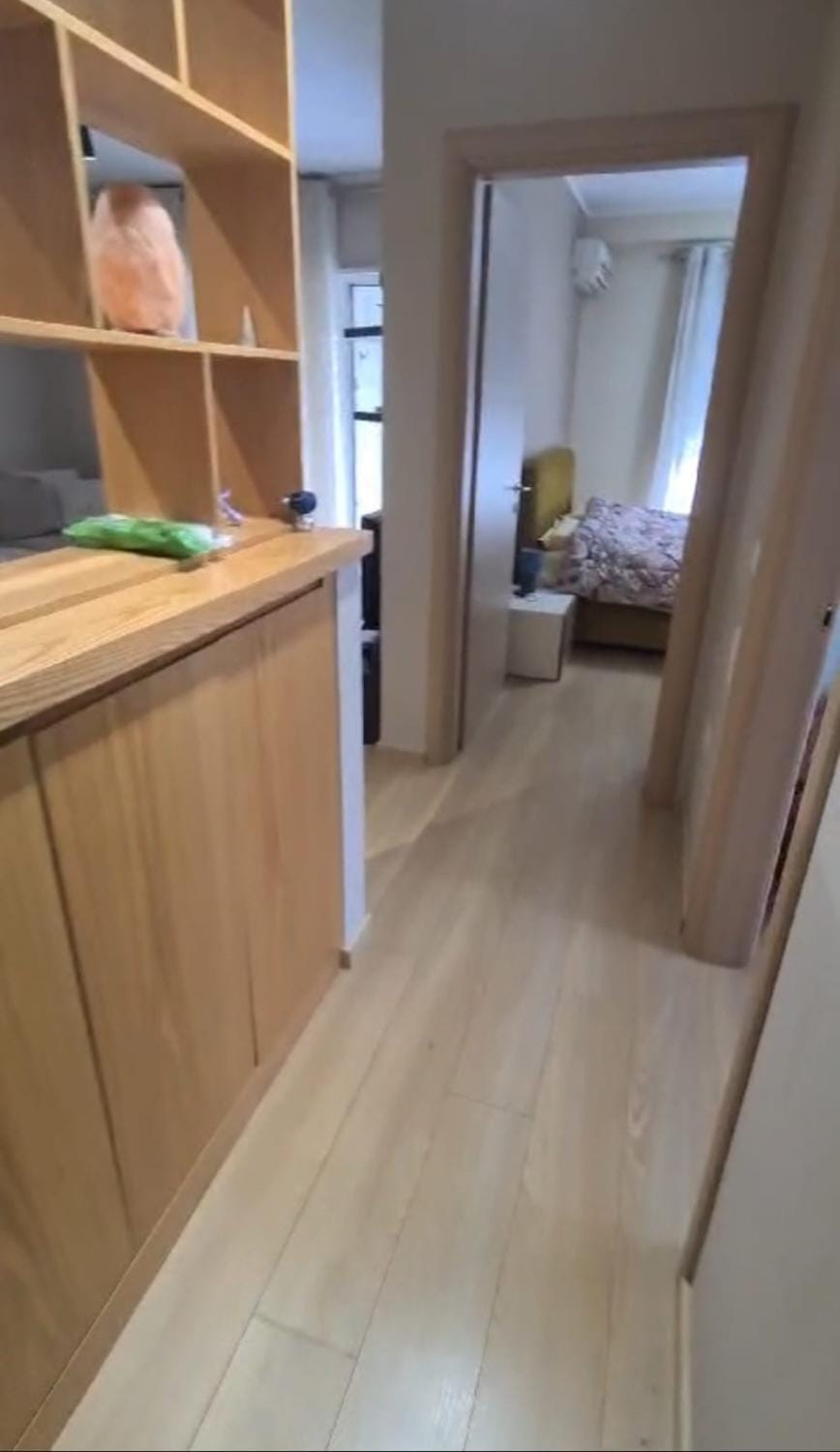 Photo of the whole room, Bedroom, wardrobe
