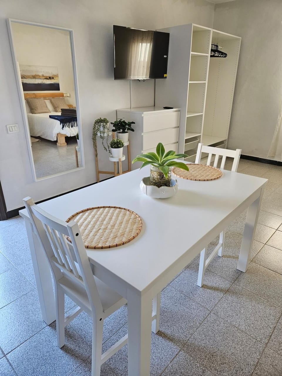 TV and multimedia, Dining area, wardrobe