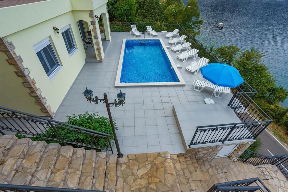 Patio, Pool view, Swimming pool, Swimming pool, Swimming pool, young children, older children, group of guests, Family