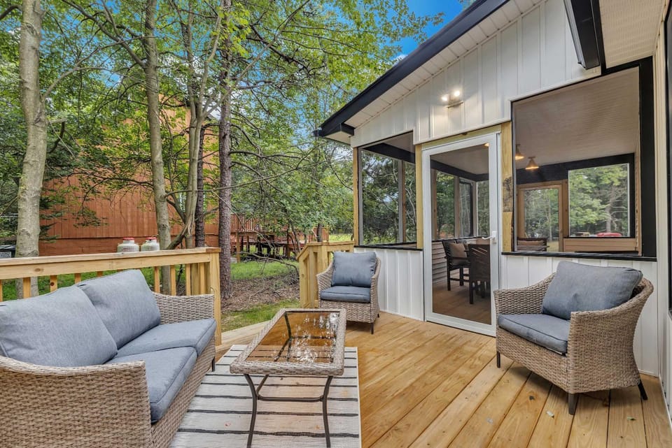 Luxury Hot Tub Game Room and More Chalet in Pocono Mountains