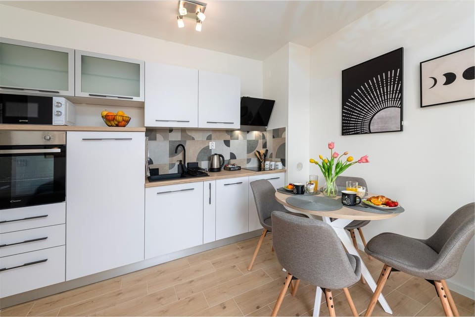 Kitchen or kitchenette, oven, stove