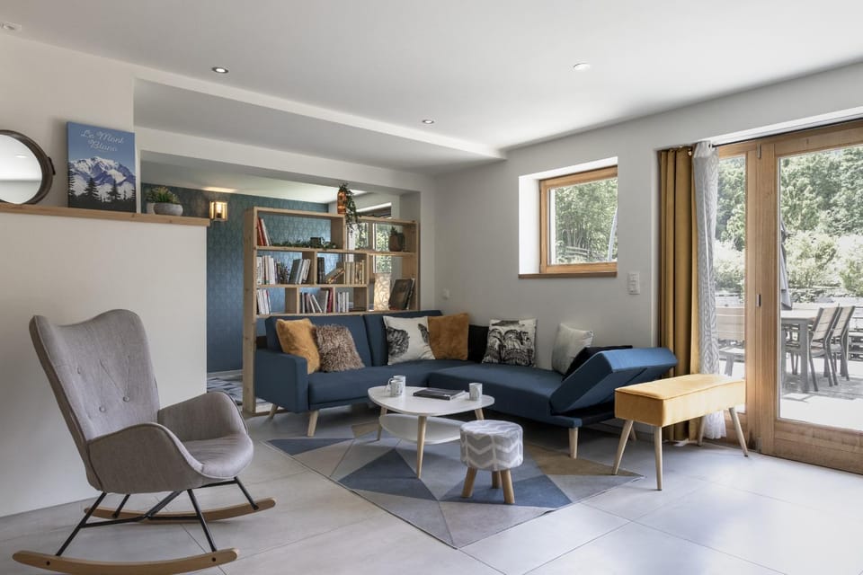 Communal lounge/ TV room, Living room