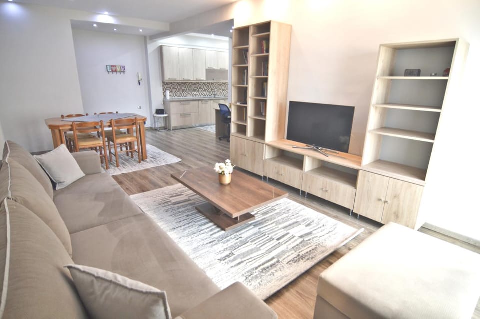 Communal lounge/ TV room, TV and multimedia, Kitchen or kitchenette, Living room, Seating area