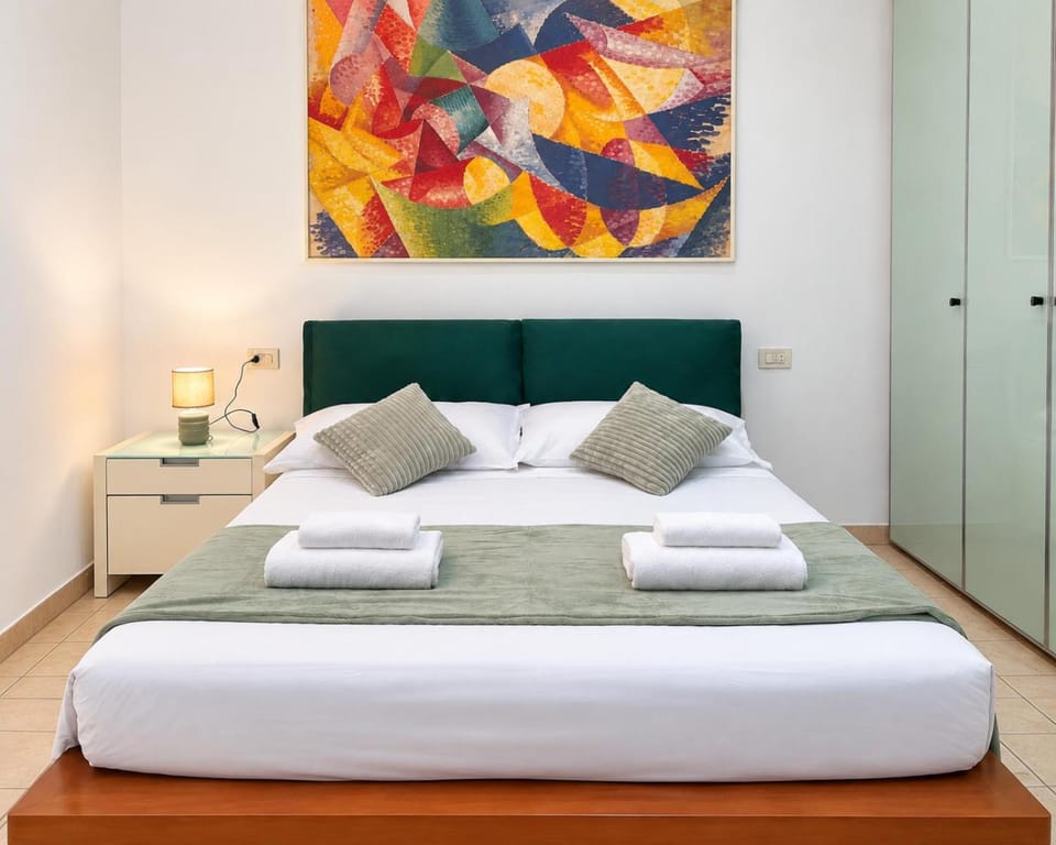Bed, Photo of the whole room, Bedroom, internet, internet, towels, wardrobe