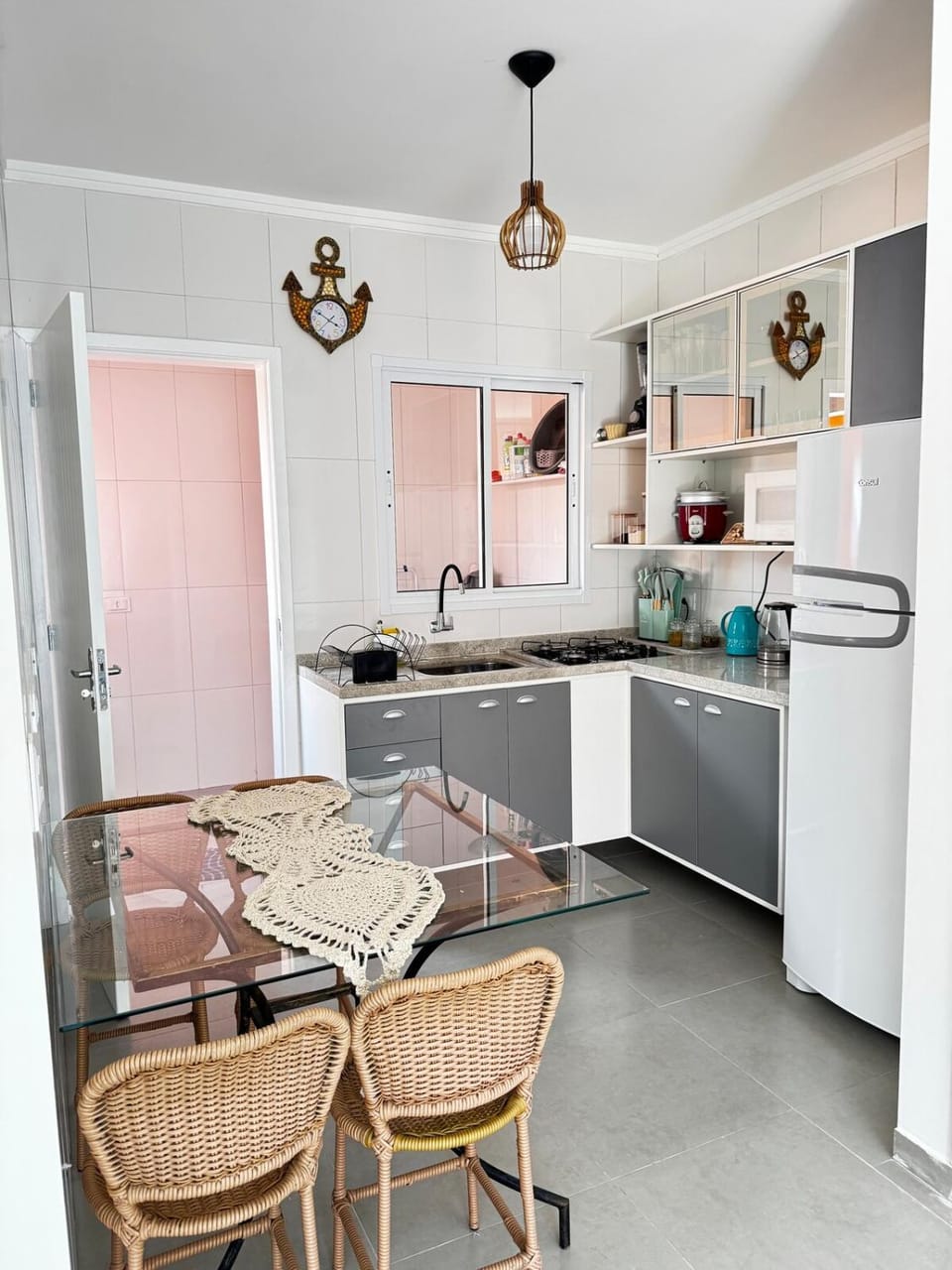 Apartamento em Bertioga à 150m da praia Apartment in Bertioga