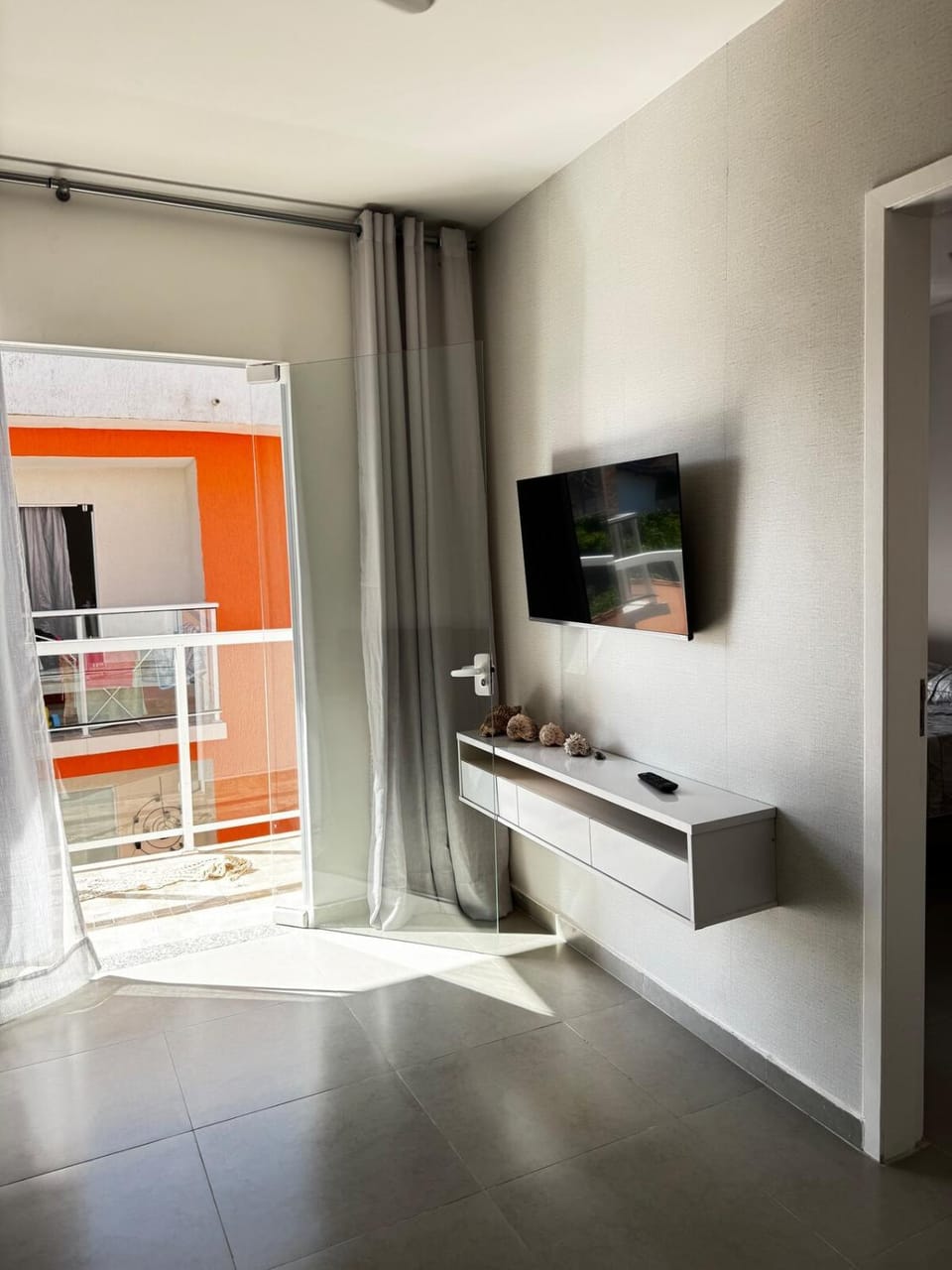 Apartamento em Bertioga à 150m da praia Apartment in Bertioga