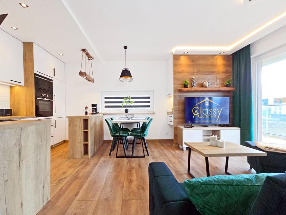 TV and multimedia, Kitchen or kitchenette, Living room, Seating area, Dining area, Evening entertainment