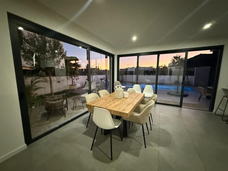 Villa R&M with Pool and Jacuzzi Villa in Olhão