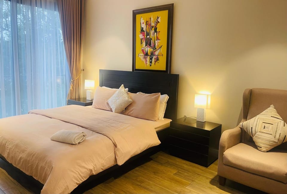 Photo of the whole room, Bedroom