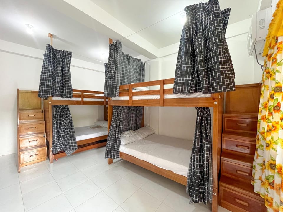 KnowWell Siargao Room 4 Vacation rental in General Luna