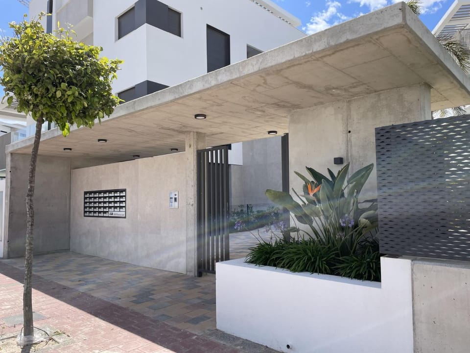 Property building, Facade/entrance