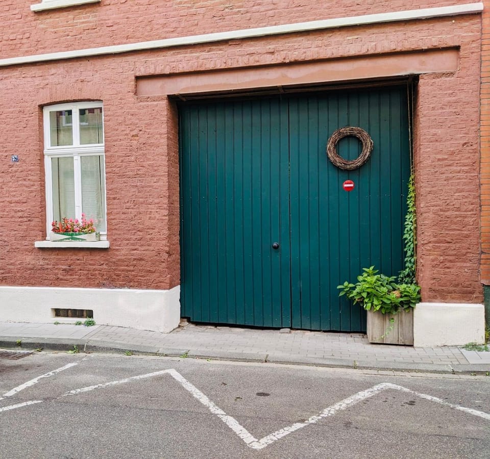 Property building, Day