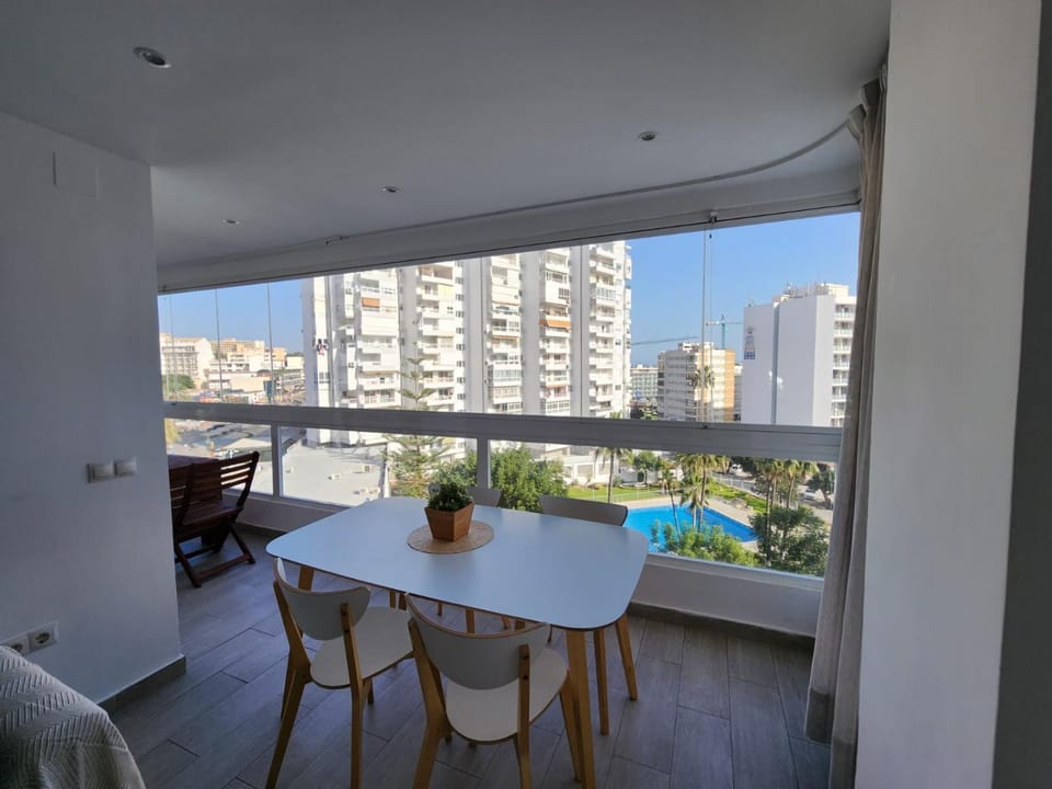 Balcony/Terrace, Dining area, Swimming pool