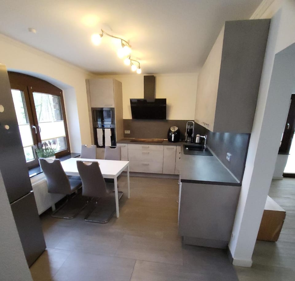 Kitchen or kitchenette, Dining area, oven, stove, toaster