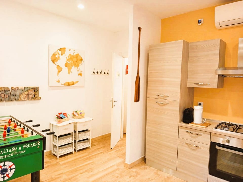 Game Room, Kitchen or kitchenette, Living room