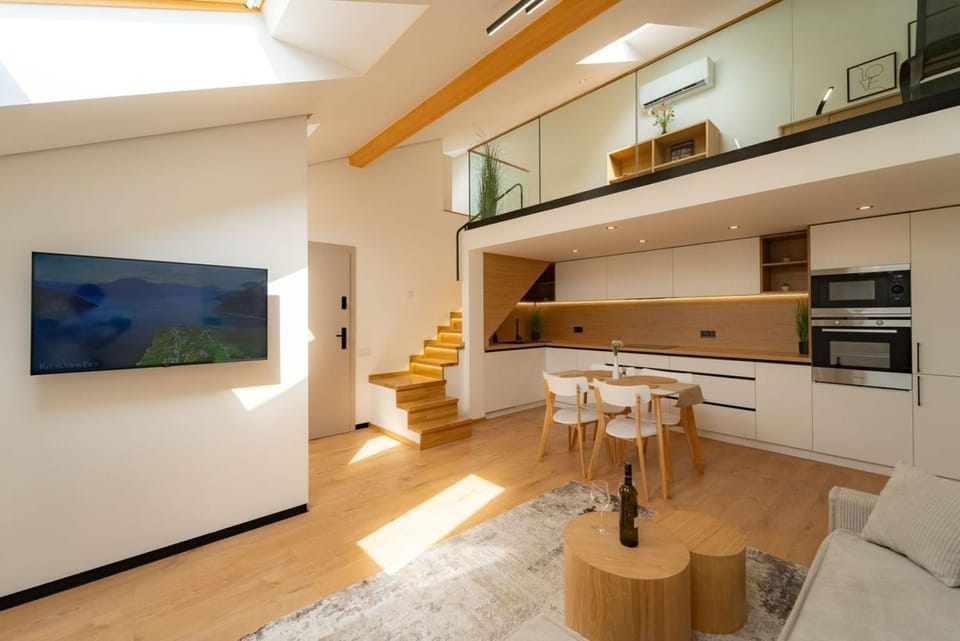 TV and multimedia, Seating area, Dining area, dishwasher, stove, toaster, kitchen