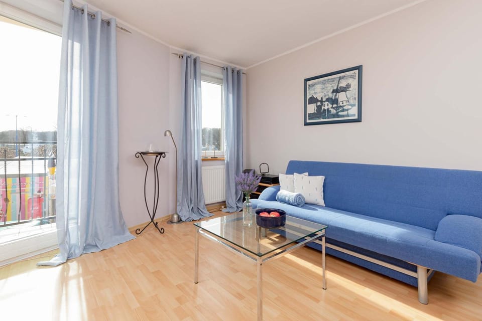 Bed, Living room, Photo of the whole room, Seating area, Bedroom