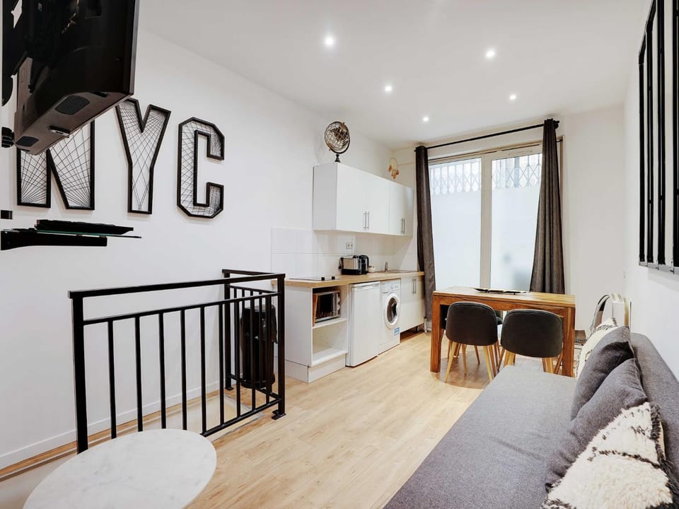 TV and multimedia, Kitchen or kitchenette