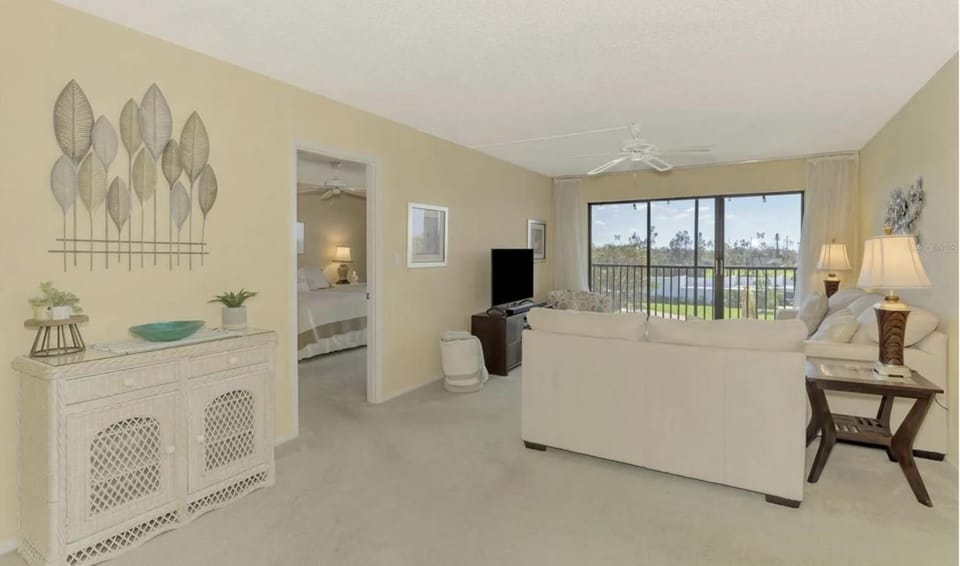 TV and multimedia, Balcony/Terrace, Living room, Seating area
