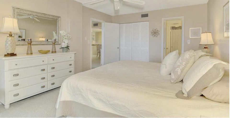 Bed, Bedroom, Bath, towels, wardrobe