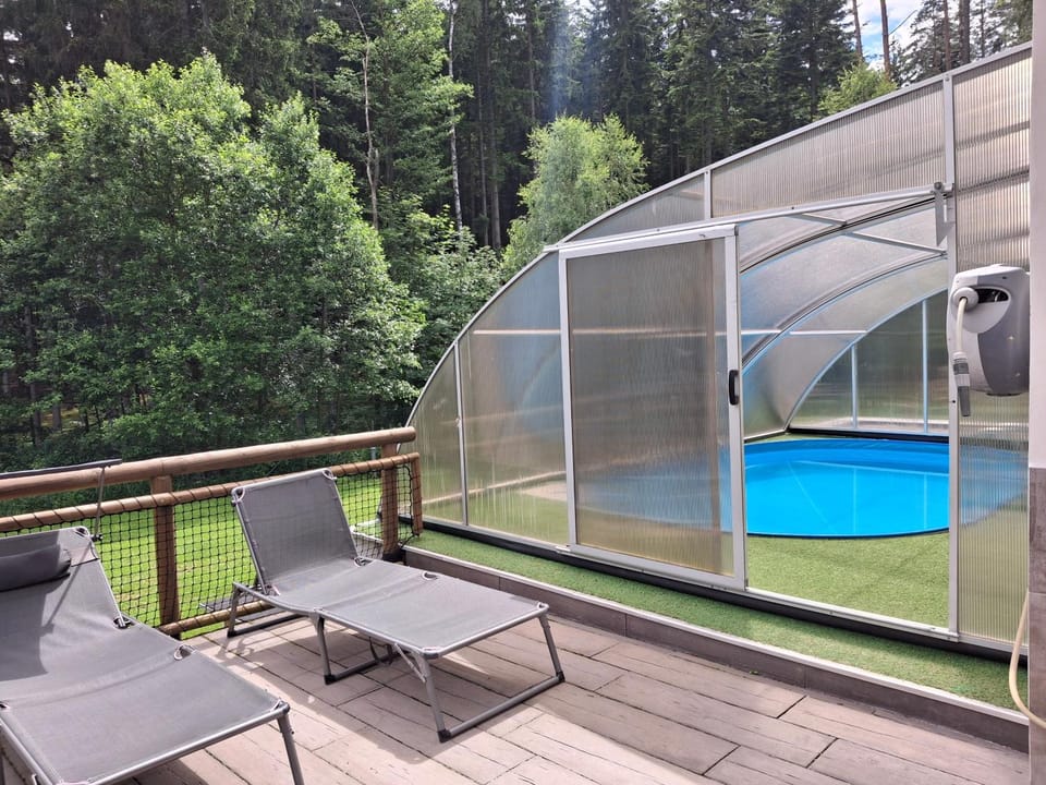 Pool view, Swimming pool, sunbed