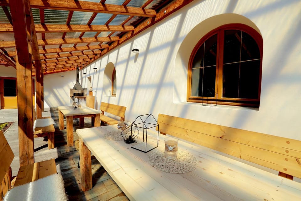 BBQ facilities, Balcony/Terrace, Seating area