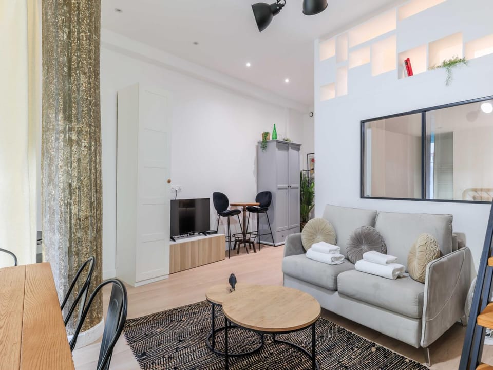 TV and multimedia, Living room, Seating area