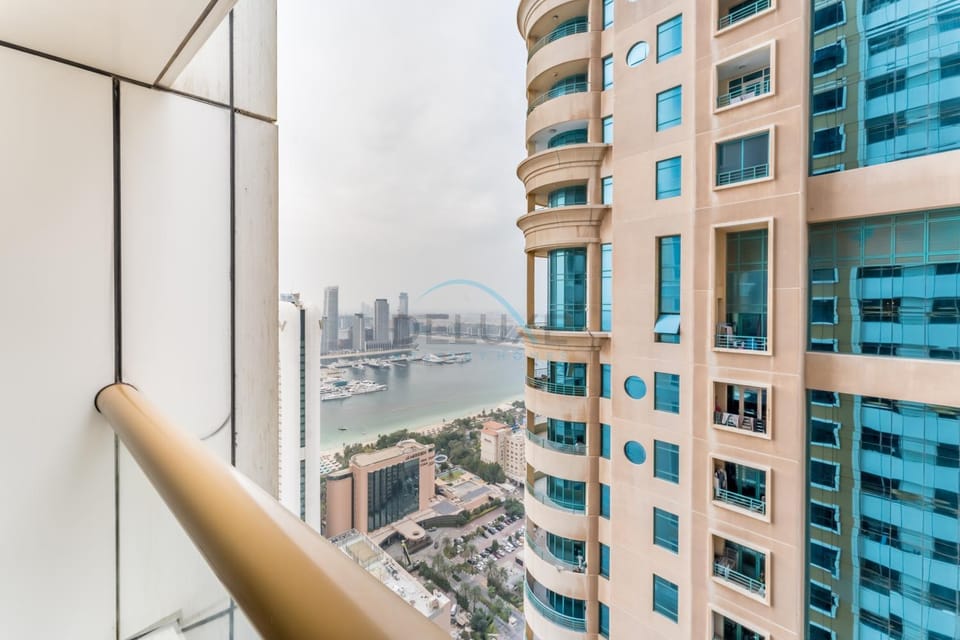 View (from property/room), Balcony/Terrace, City view, Sea view