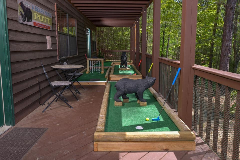 Spring, Day, Natural landscape, Game Room, Minigolf, View (from property/room), View (from property/room), Balcony/Terrace, Balcony/Terrace, Decorative detail, Decorative detail, Seating area, Mountain view, Mountain view