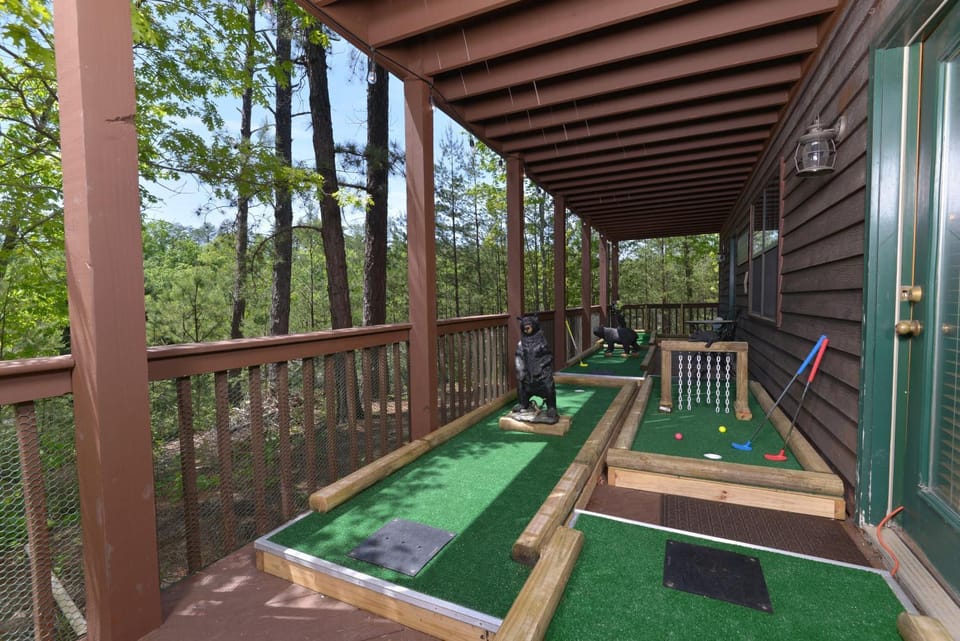 Patio, Spring, Day, Natural landscape, Game Room, Minigolf, View (from property/room), View (from property/room), Balcony/Terrace, Decorative detail, Decorative detail, Mountain view, Mountain view