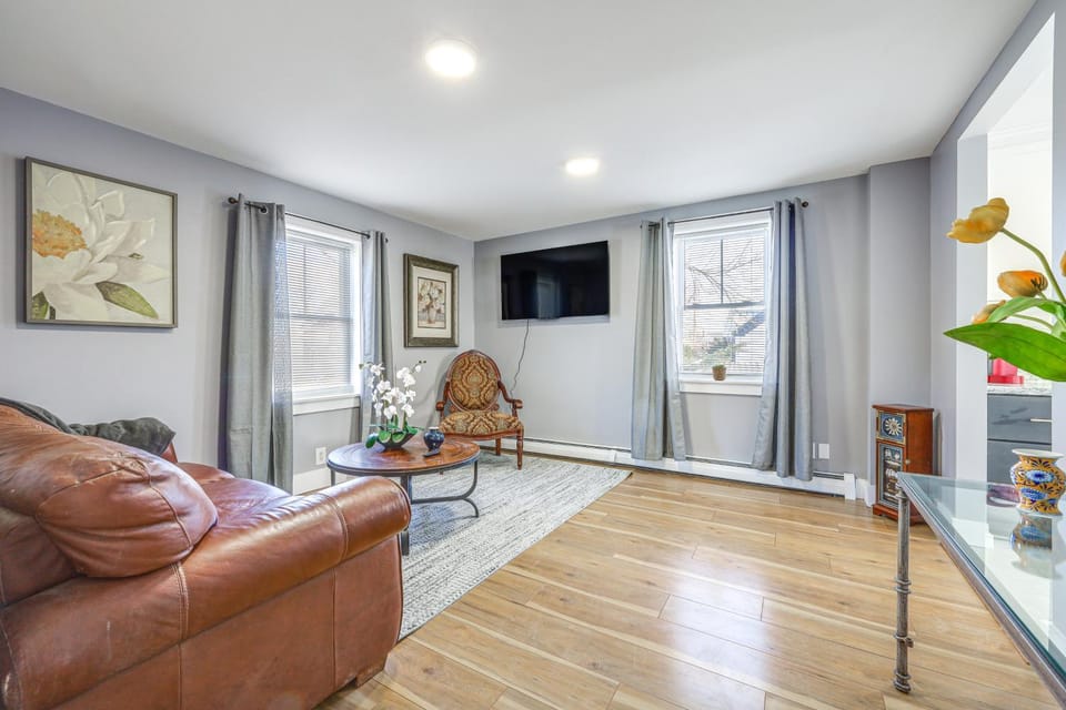 1/2 Mi to Dtwn & Harbor Park: Home w/ Large Yard! House in Rockland