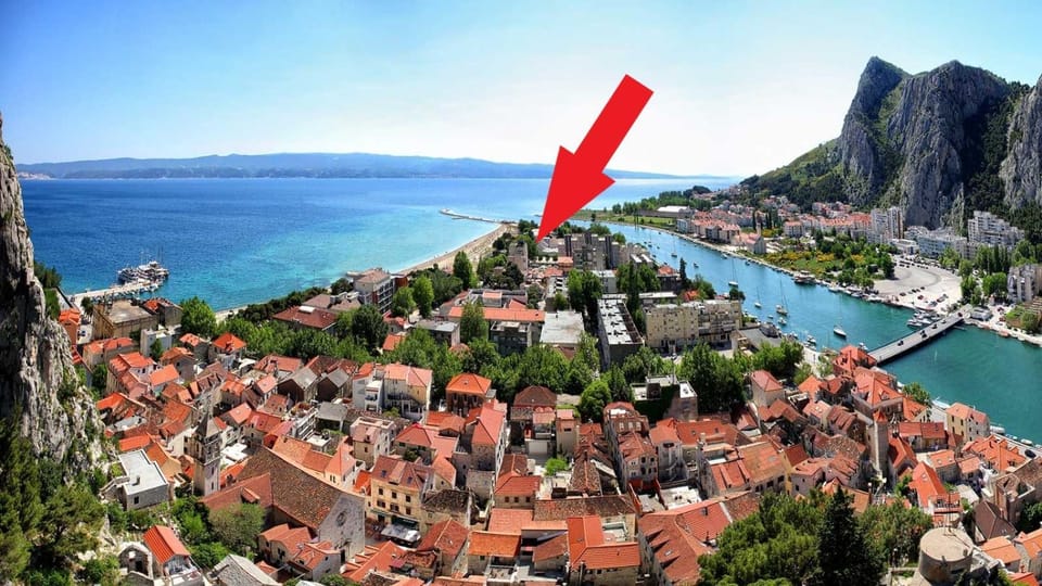 Nearby landmark, Bird's eye view, Sea view