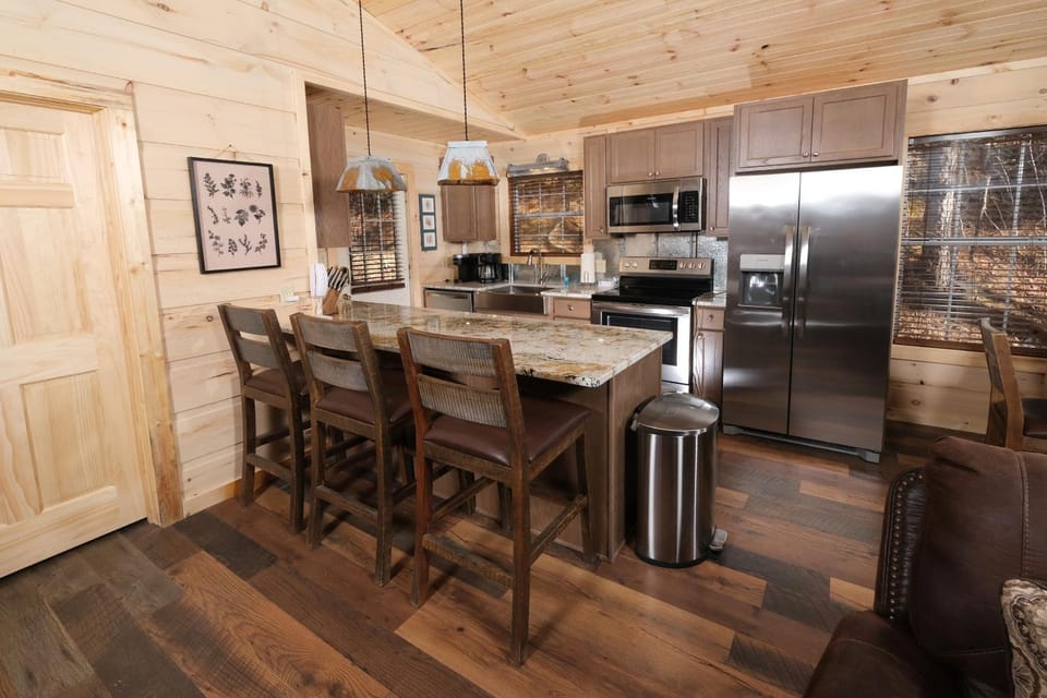 Coffee/tea facilities, Kitchen or kitchenette, Decorative detail, Decorative detail, Dining area, Communal kitchen, Pets, Pets, dishwasher, microwave, oven, pet friendly, pet friendly, stove, stove, toaster, toaster, kitchen, kitchen