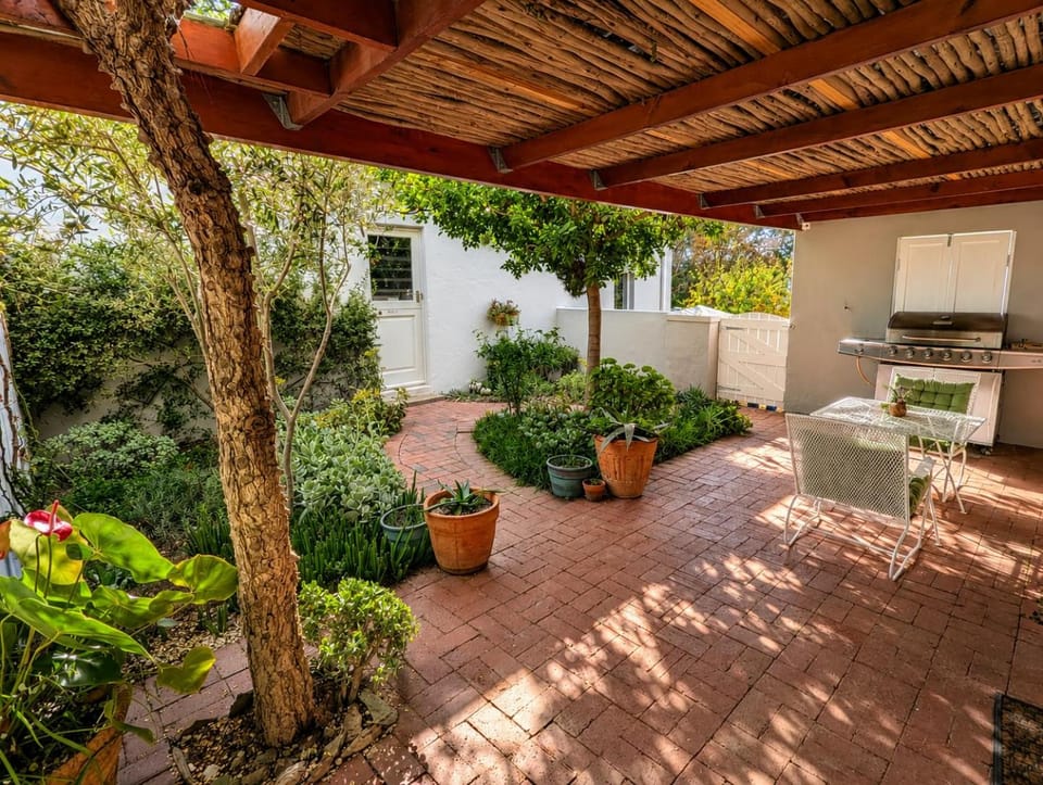 Inner courtyard view