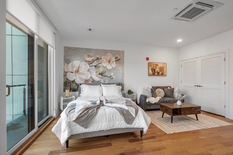 Living room, Bedroom