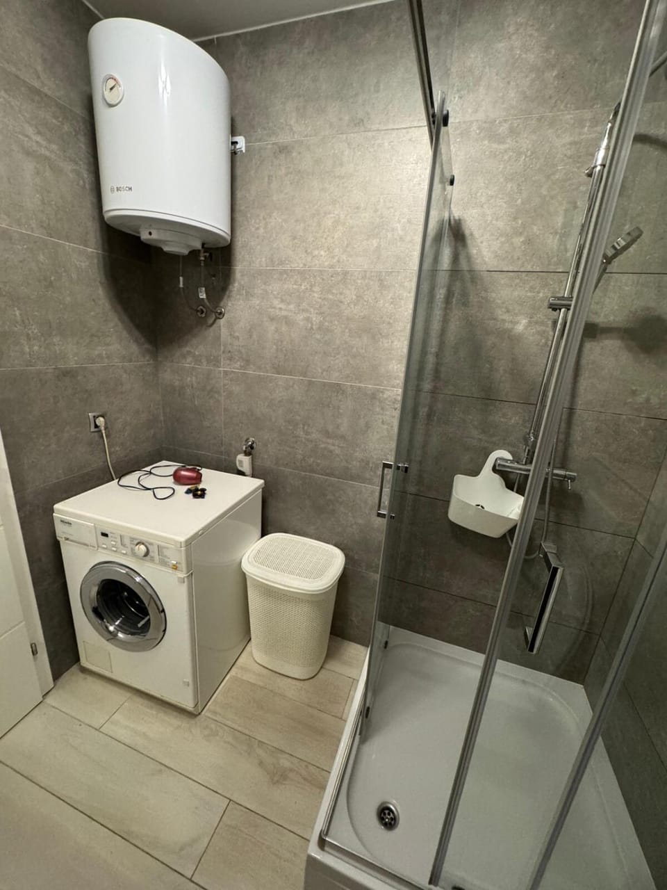 Shower, Toilet, Bathroom, washing machine