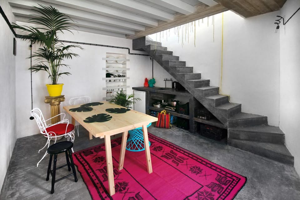 Dining area, kitchen