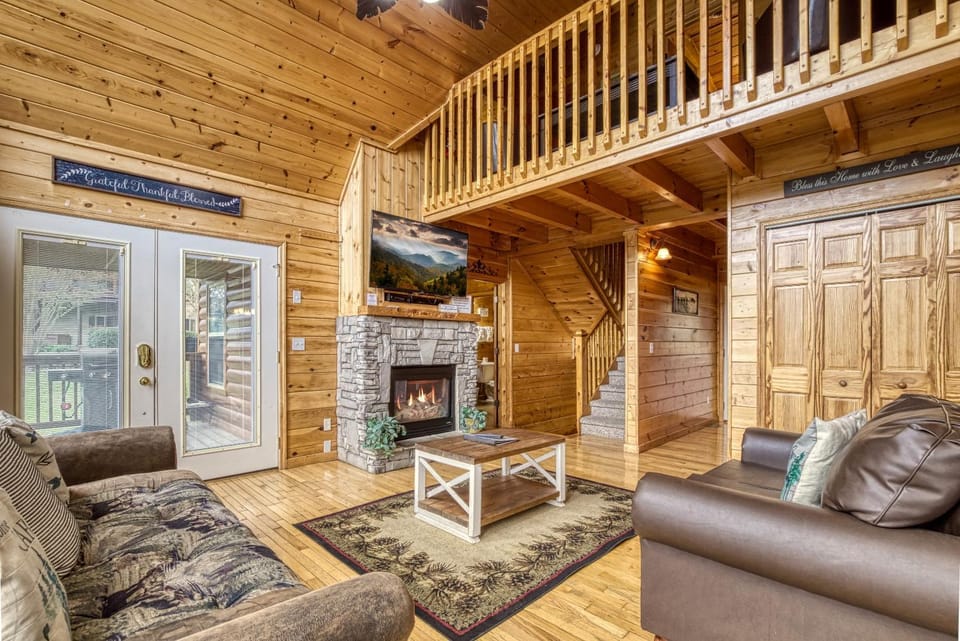 BBQ facilities, TV and multimedia, Balcony/Terrace, Living room, Seating area, fireplace