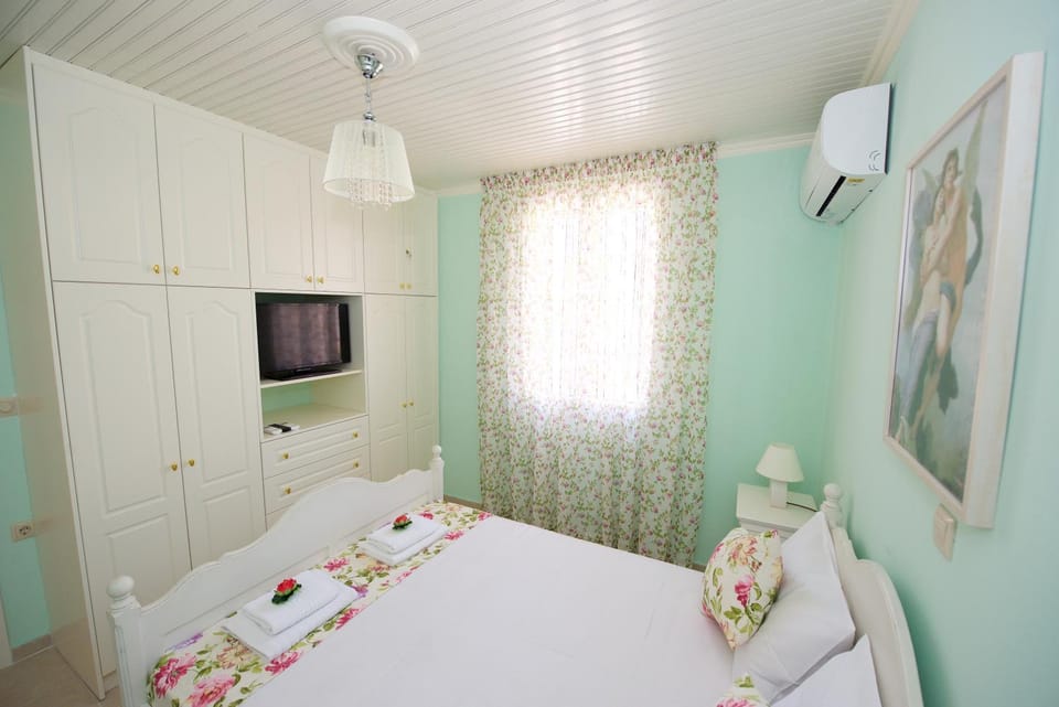 TV and multimedia, Bedroom