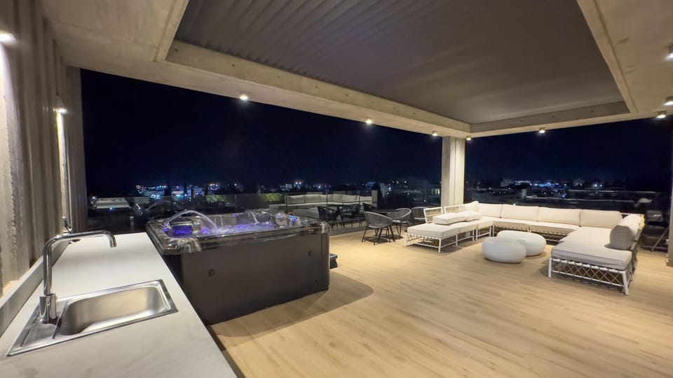 Night, Hot Tub, View (from property/room), Balcony/Terrace, Seating area